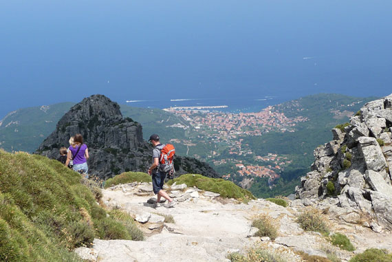 La cabinovia e il monte Capanne